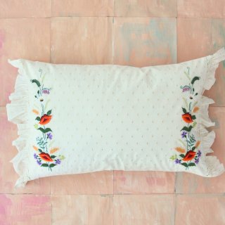 <img class='new_mark_img1' src='https://img.shop-pro.jp/img/new/icons14.gif' style='border:none;display:inline;margin:0px;padding:0px;width:auto;' />Bonjour diary Pillow case LACE&Embroidary   (flower embroidary) 60x40cm