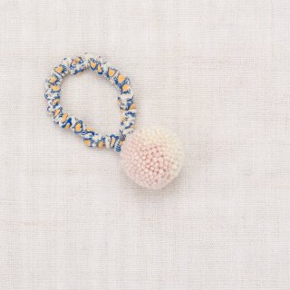 <img class='new_mark_img1' src='https://img.shop-pro.jp/img/new/icons14.gif' style='border:none;display:inline;margin:0px;padding:0px;width:auto;' />MISHA & PUFFpom pom Hair Tie (rosette)