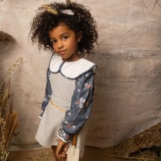 <img class='new_mark_img1' src='https://img.shop-pro.jp/img/new/icons20.gif' style='border:none;display:inline;margin:0px;padding:0px;width:auto;' />SALE 30%!! Chulisima navy  blouse FROM SPAIN 