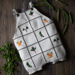 <img class='new_mark_img1' src='https://img.shop-pro.jp/img/new/icons14.gif' style='border:none;display:inline;margin:0px;padding:0px;width:auto;' />Shirley Bredal cottonknit Garden romper (marshmellow)