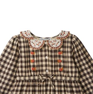 <img class='new_mark_img1' src='https://img.shop-pro.jp/img/new/icons14.gif' style='border:none;display:inline;margin:0px;padding:0px;width:auto;' />EMILE ET IDABROWN EMBROIDERED GINGHAM COTTON DRESS
