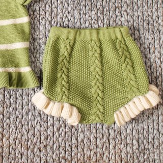 <img class='new_mark_img1' src='https://img.shop-pro.jp/img/new/icons20.gif' style='border:none;display:inline;margin:0px;padding:0px;width:auto;' />SALE！！Green  knitted shorts FROM SPAIN 