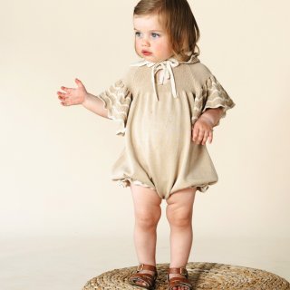 <img class='new_mark_img1' src='https://img.shop-pro.jp/img/new/icons14.gif' style='border:none;display:inline;margin:0px;padding:0px;width:auto;' />MABLI Cotton  GWENDOLEN romper  ( sand)