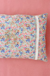 <img class='new_mark_img1' src='https://img.shop-pro.jp/img/new/icons14.gif' style='border:none;display:inline;margin:0px;padding:0px;width:auto;' />Bonjour diary  Embroidary cushion case   (Blue garden)
