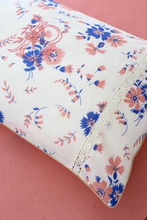 7/12 0時～30%SALE！！！Bonjour diary Embroidary Cushion Case (pink white blue  bouquet ) - SEN_TO_SENCE