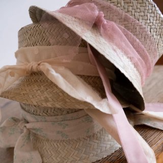 <img class='new_mark_img1' src='https://img.shop-pro.jp/img/new/icons14.gif' style='border:none;display:inline;margin:0px;padding:0px;width:auto;' />The New  straw Hat from Germany ( rose tulle)