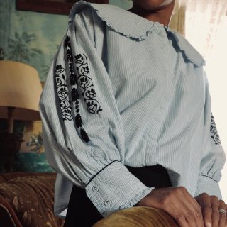<img class='new_mark_img1' src='https://img.shop-pro.jp/img/new/icons14.gif' style='border:none;display:inline;margin:0px;padding:0px;width:auto;' />Bonjour diary WOMEN  BLOUSE   light  blue  stripe  