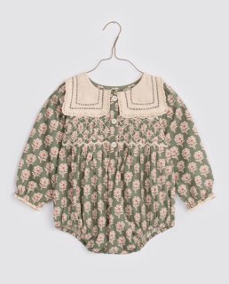 <img class='new_mark_img1' src='https://img.shop-pro.jp/img/new/icons14.gif' style='border:none;display:inline;margin:0px;padding:0px;width:auto;' />Little cottons ORGANIC  EMILIE  smocked Romper (myrtle floral beech)