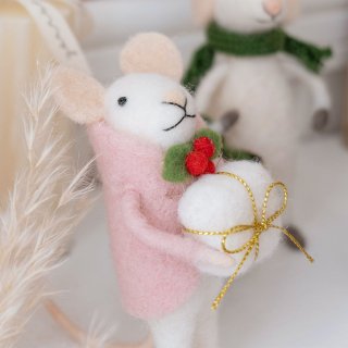 <img class='new_mark_img1' src='https://img.shop-pro.jp/img/new/icons14.gif' style='border:none;display:inline;margin:0px;padding:0px;width:auto;' />Felt animal　 Pink coat mouse