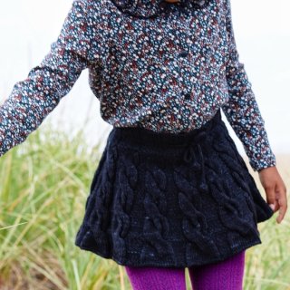 <img class='new_mark_img1' src='https://img.shop-pro.jp/img/new/icons14.gif' style='border:none;display:inline;margin:0px;padding:0px;width:auto;' /> MISHA & PUFF　 CABLE Skating   Skirt 　_　CARBON(winter drop2) 18m〜8y
