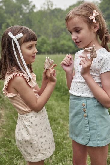 essential SOORPLOOM POUF TEE _HORSESHOE PRINT TAFFY