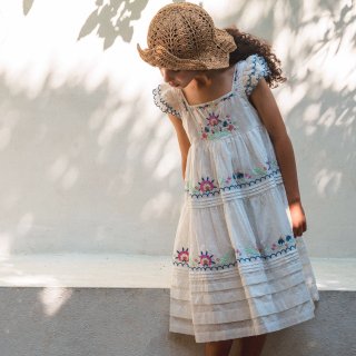 <img class='new_mark_img1' src='https://img.shop-pro.jp/img/new/icons14.gif' style='border:none;display:inline;margin:0px;padding:0px;width:auto;' />Nanette  dress pearl  (hand embroidary  ) from USA 