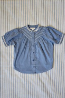 <img class='new_mark_img1' src='https://img.shop-pro.jp/img/new/icons14.gif' style='border:none;display:inline;margin:0px;padding:0px;width:auto;' />Bonjour diary  Essential Blouse ( light blue )