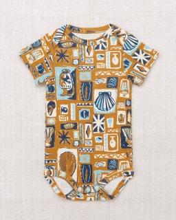 <img class='new_mark_img1' src='https://img.shop-pro.jp/img/new/icons14.gif' style='border:none;display:inline;margin:0px;padding:0px;width:auto;' />MISHA & PUFF  summer Short  sleeve  lap  onesie  _marigold collection
