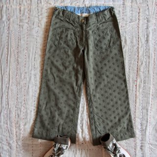 <img class='new_mark_img1' src='https://img.shop-pro.jp/img/new/icons14.gif' style='border:none;display:inline;margin:0px;padding:0px;width:auto;' />Bonjour diary    PANTS kaki green broderie anglaise - organic voile