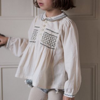 <img class='new_mark_img1' src='https://img.shop-pro.jp/img/new/icons14.gif' style='border:none;display:inline;margin:0px;padding:0px;width:auto;' />Little cottons   Gracie smocking blouse