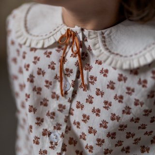 <img class='new_mark_img1' src='https://img.shop-pro.jp/img/new/icons14.gif' style='border:none;display:inline;margin:0px;padding:0px;width:auto;' />Little cottons   ORLA blouse(abberley floral)