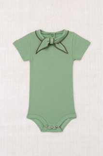 <img class='new_mark_img1' src='https://img.shop-pro.jp/img/new/icons14.gif' style='border:none;display:inline;margin:0px;padding:0px;width:auto;' />MISHA & PUFF  Short  Sleeve  Scout  Onesie  Oakmoss