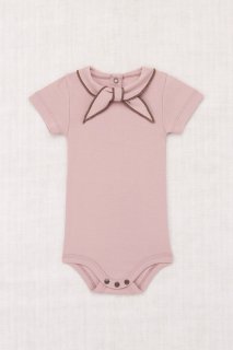 <img class='new_mark_img1' src='https://img.shop-pro.jp/img/new/icons14.gif' style='border:none;display:inline;margin:0px;padding:0px;width:auto;' />LAST 1 MISHA & PUFF  Short  Sleeve  Scout  Onesie  _Plum Petal 