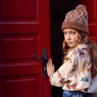 <img class='new_mark_img1' src='https://img.shop-pro.jp/img/new/icons14.gif' style='border:none;display:inline;margin:0px;padding:0px;width:auto;' />LAST!!Fish &kids   FLOWERS KNIT HAT    BROWN