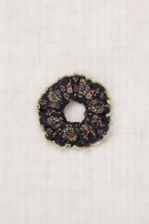 <img class='new_mark_img1' src='https://img.shop-pro.jp/img/new/icons14.gif' style='border:none;display:inline;margin:0px;padding:0px;width:auto;' />MISHA & PUFF �� Scrunchie - Galaxy Calico Hearts