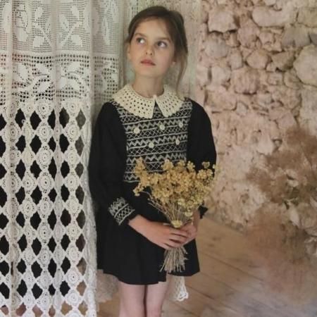 Bonjour diary handsmock blouse with crochet collar black dot