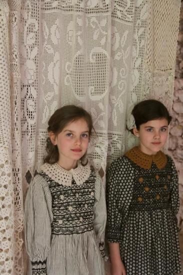 Bonjour diary handsmock blouse with crochet collar black